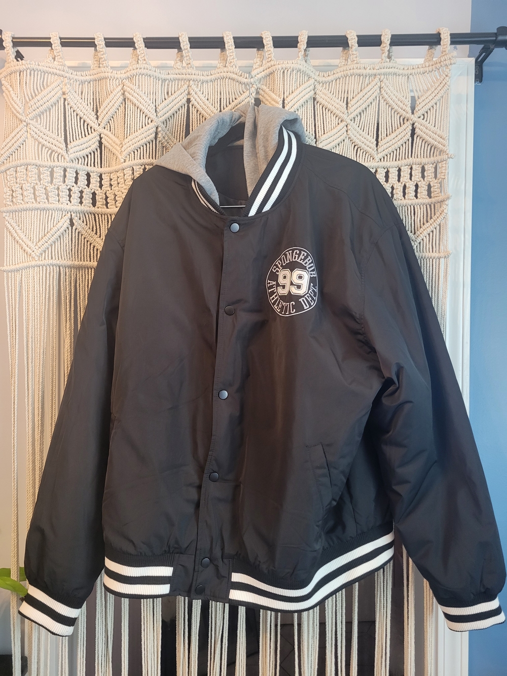 XL black Aéropostale SpongeBob x Aero Athletic Dept Bomber Jacket Excellent Cond